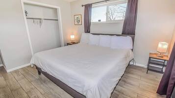 2 phòng ngủ, bàn ủi/dụng cụ ủi quần áo, nôi/cũi di động