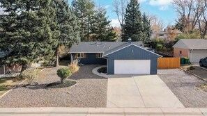Exterior - Spacious Family Retreat in Denver (Denver)
