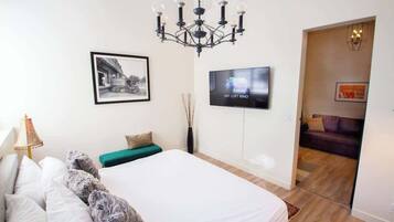 3 slaapkamers, een strijkplank/strijkijzer, reisbedje, wifi