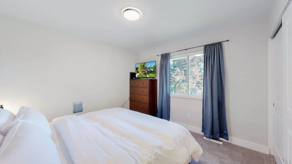 4 bedrooms, iron/ironing board, travel crib, WiFi
