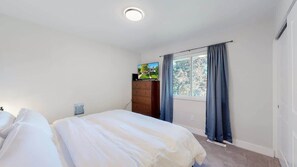 4 chambres, fer et planche à repasser, lit de bébé portatif, Wi-Fi