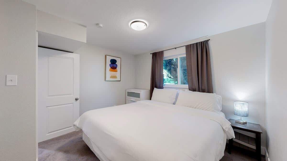 4 chambres, fer et planche à repasser, lit de bébé portatif, Wi-Fi