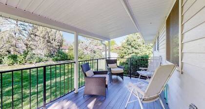 Cozy Four Bedroom Family Retreat with Yard and Air Hockey