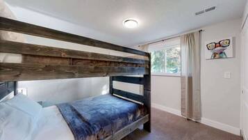 4 bedrooms, iron/ironing board, travel cot, WiFi