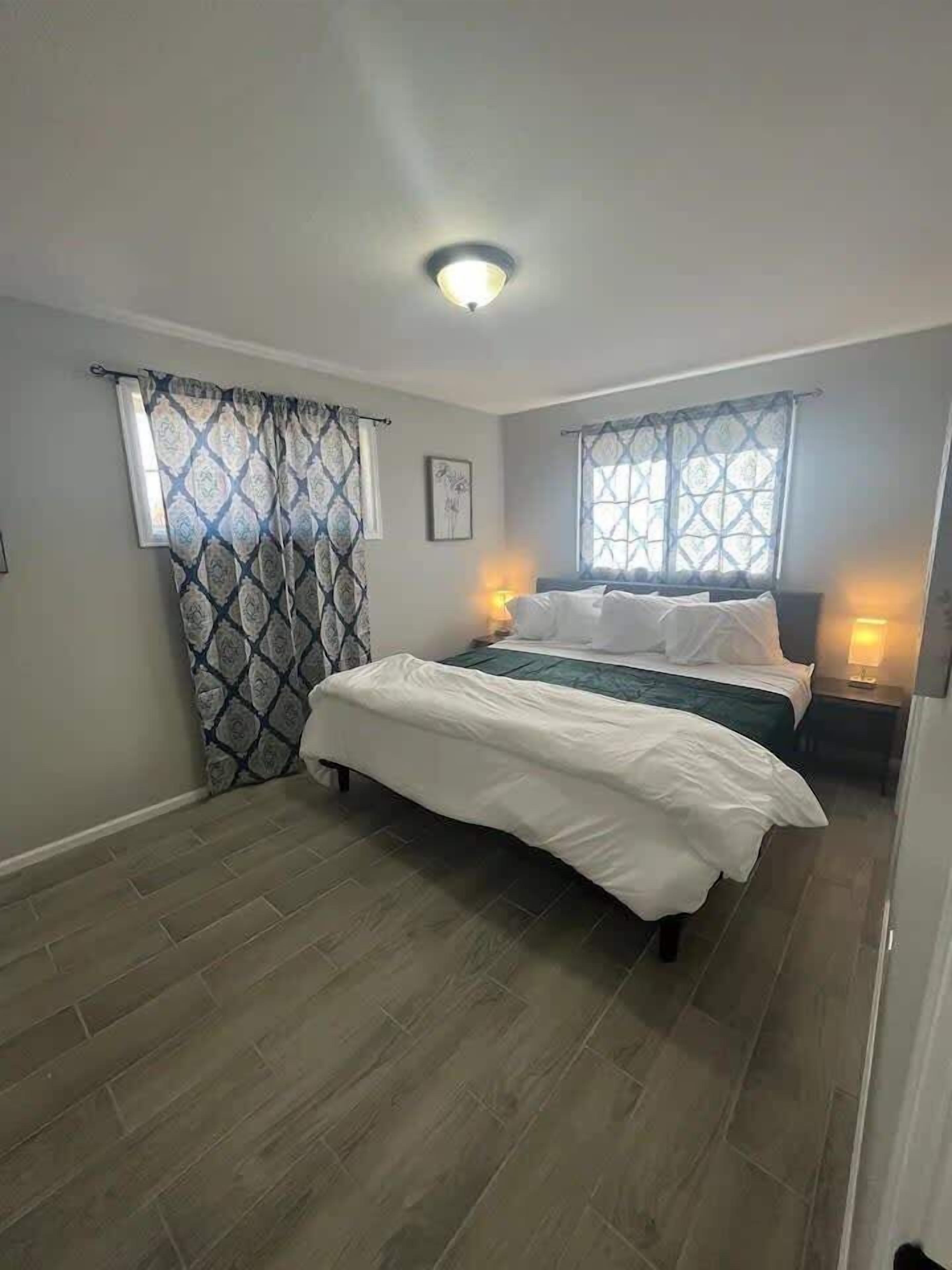 3 chambres, fer et planche à repasser, lit parapluie, Wi-Fi