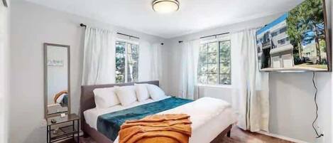 2 slaapkamers, een strijkplank/strijkijzer, wifi, beddengoed