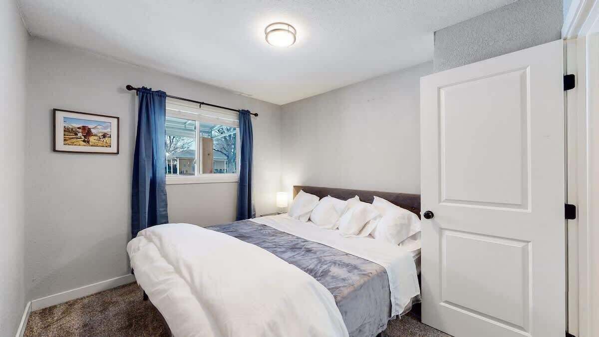 2 slaapkamers, een strijkplank/strijkijzer, wifi, beddengoed