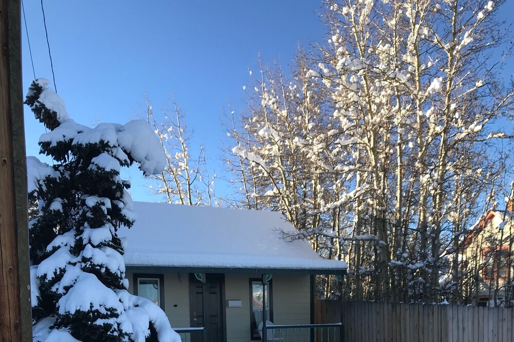 Mountain Shire Cottage - great location!