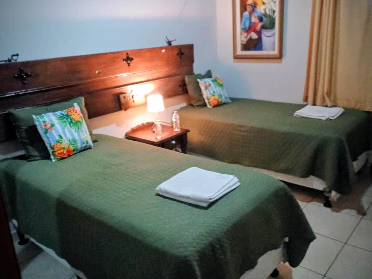 5 chambres, ameublement personnalisé, Wi-Fi, draps fournis