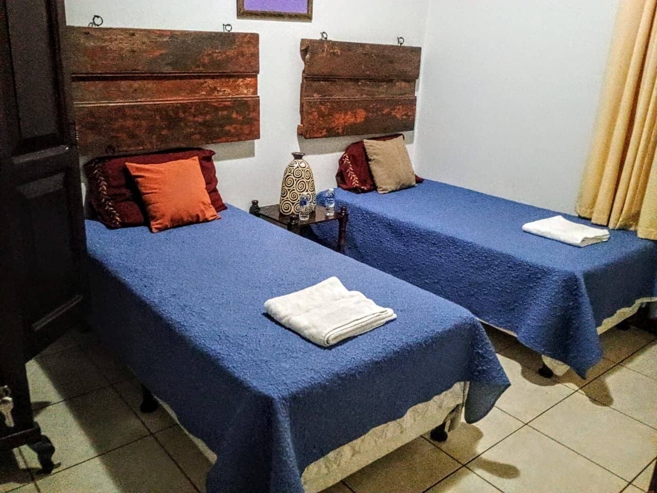 5 chambres, ameublement personnalisé, Wi-Fi, draps fournis