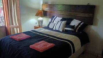 Tradisjonell villa | 5 soverom, individuelt innredet, wi-fi (mot et tillegg) og sengetøy