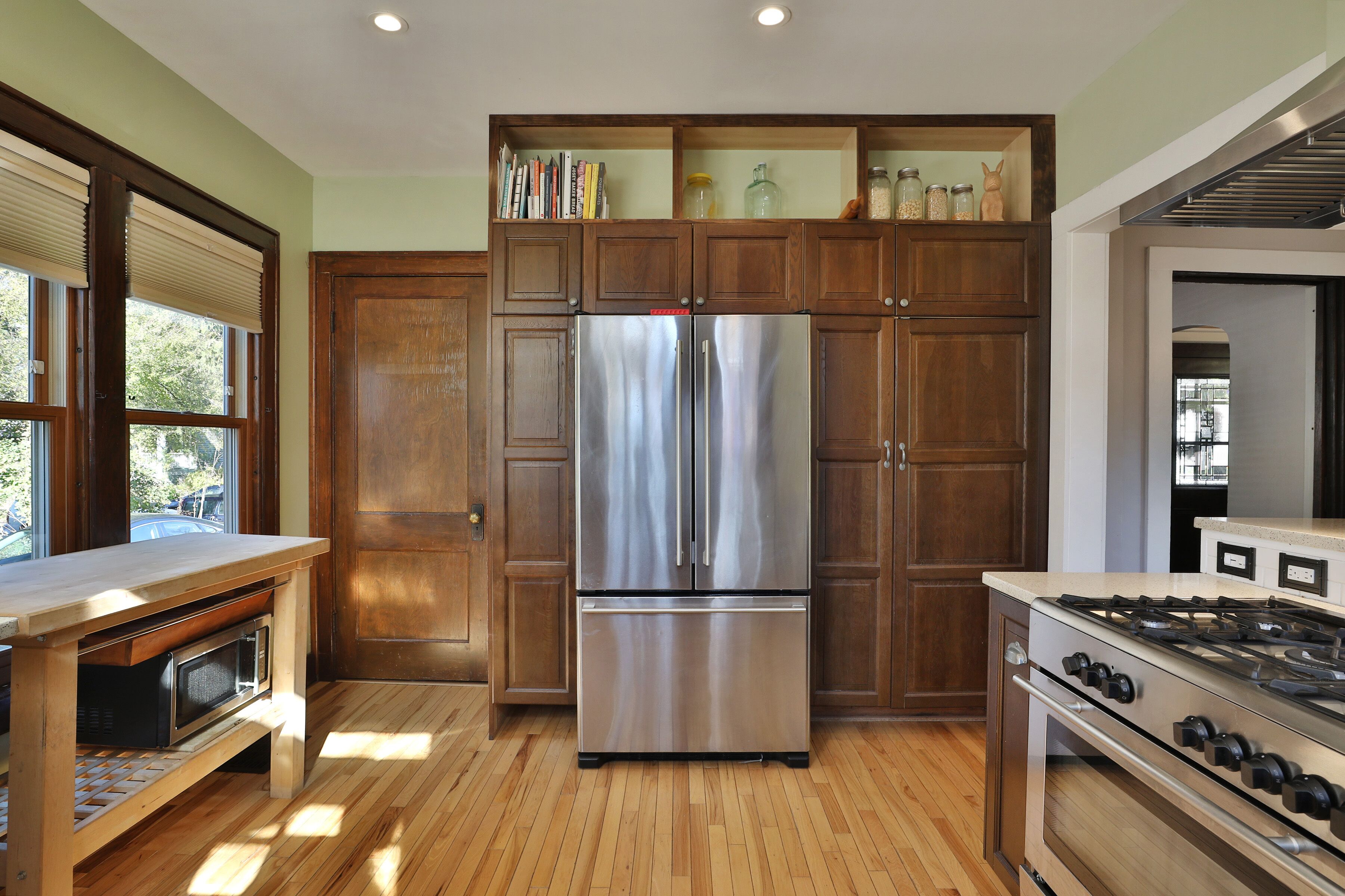 Charming Crafstman home in Clintonville with fenced yard