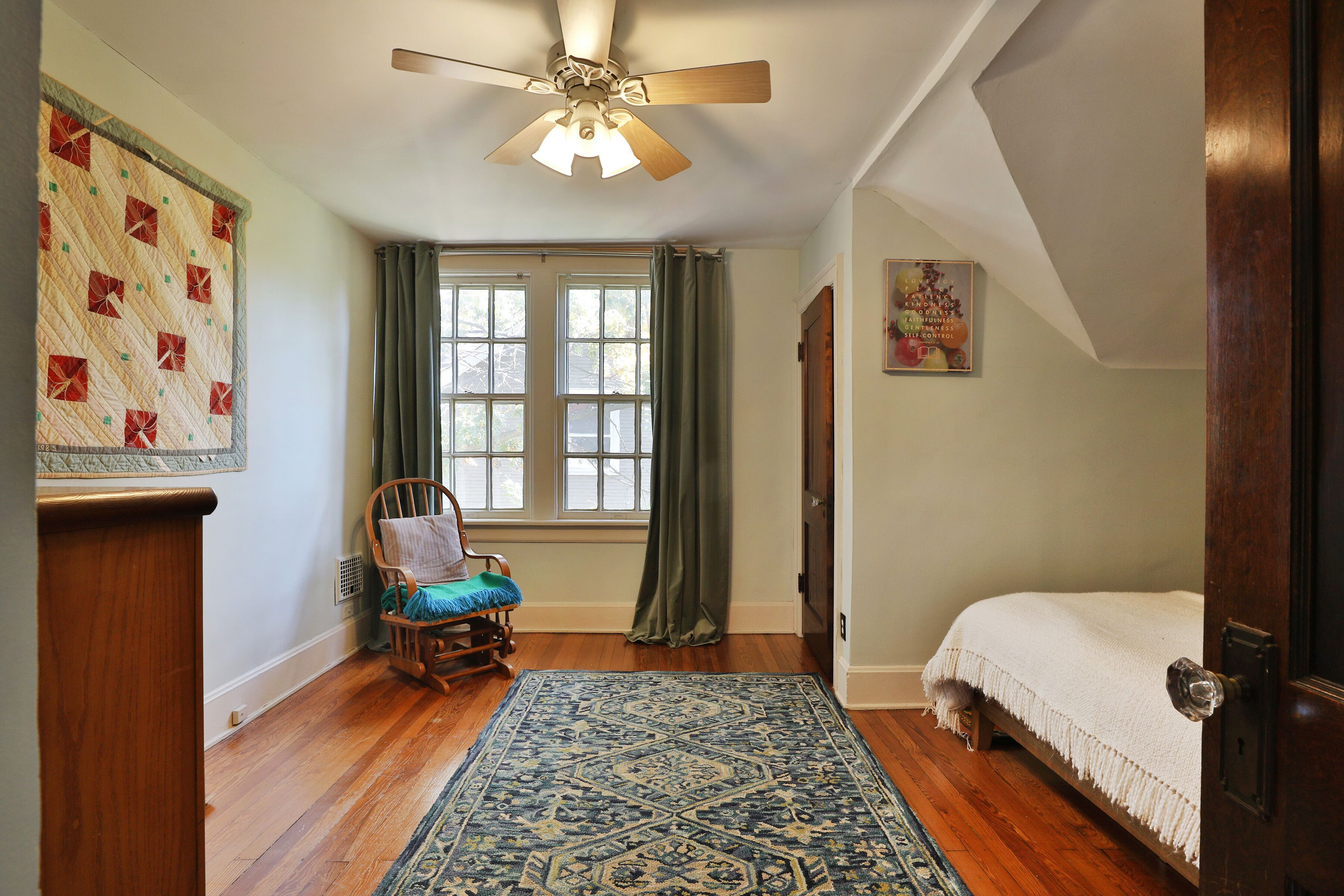 Charming Crafstman home in Clintonville with fenced yard