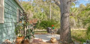 Outdoor dining - Full House for Rent, 55+ Community with many Amenities. (Sarasota)