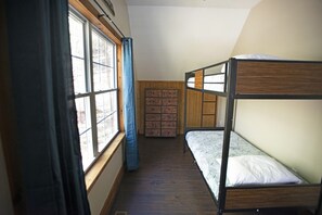 2 bedrooms, desk, iron/ironing board, travel cot