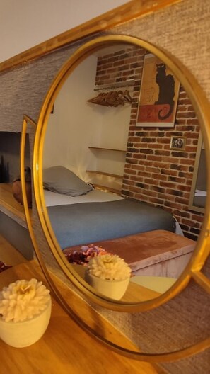 2 bedrooms, travel cot, free WiFi
