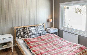 2 bedrooms, bed sheets