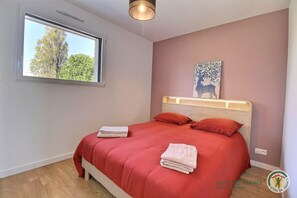 4 camere, ferro/asse da stiro, Wi-Fi gratuito, lenzuola