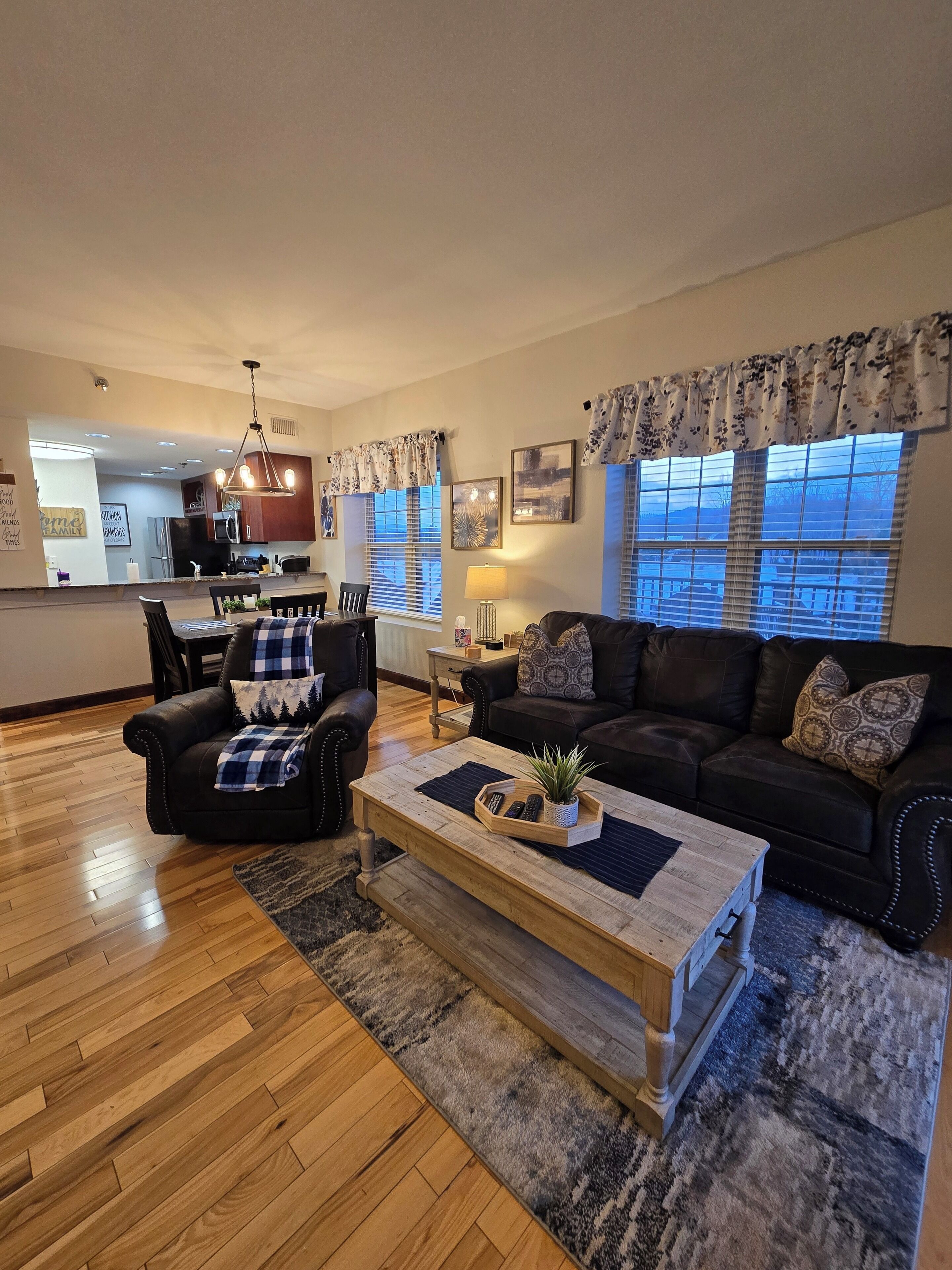 Smart TV, fireplace, DVD player