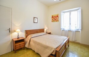 1 Schlafzimmer, Reisekinderbett, kostenloses WLAN, Bettwäsche