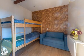 2 bedrooms, free WiFi