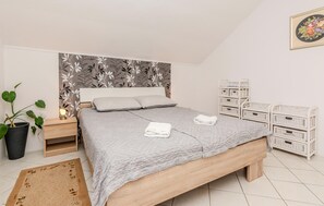 1 bedroom, free WiFi, bed sheets - Lovely apartment in Vir with WiFi (Vir)