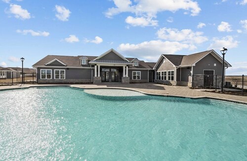 FtWorth NR DFW airport Wifi gym pool 1/1 Garage