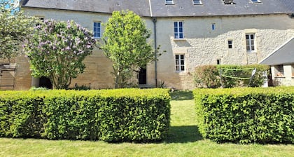 Maison de Campagne Avec Grand Jardin - Beaucoup de Cachet