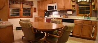 Home minutes from Notre Dame and downtown South Bend