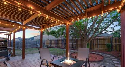 Epic Fun Luxury 4 BR in DFW w/ Casino & Lounge!