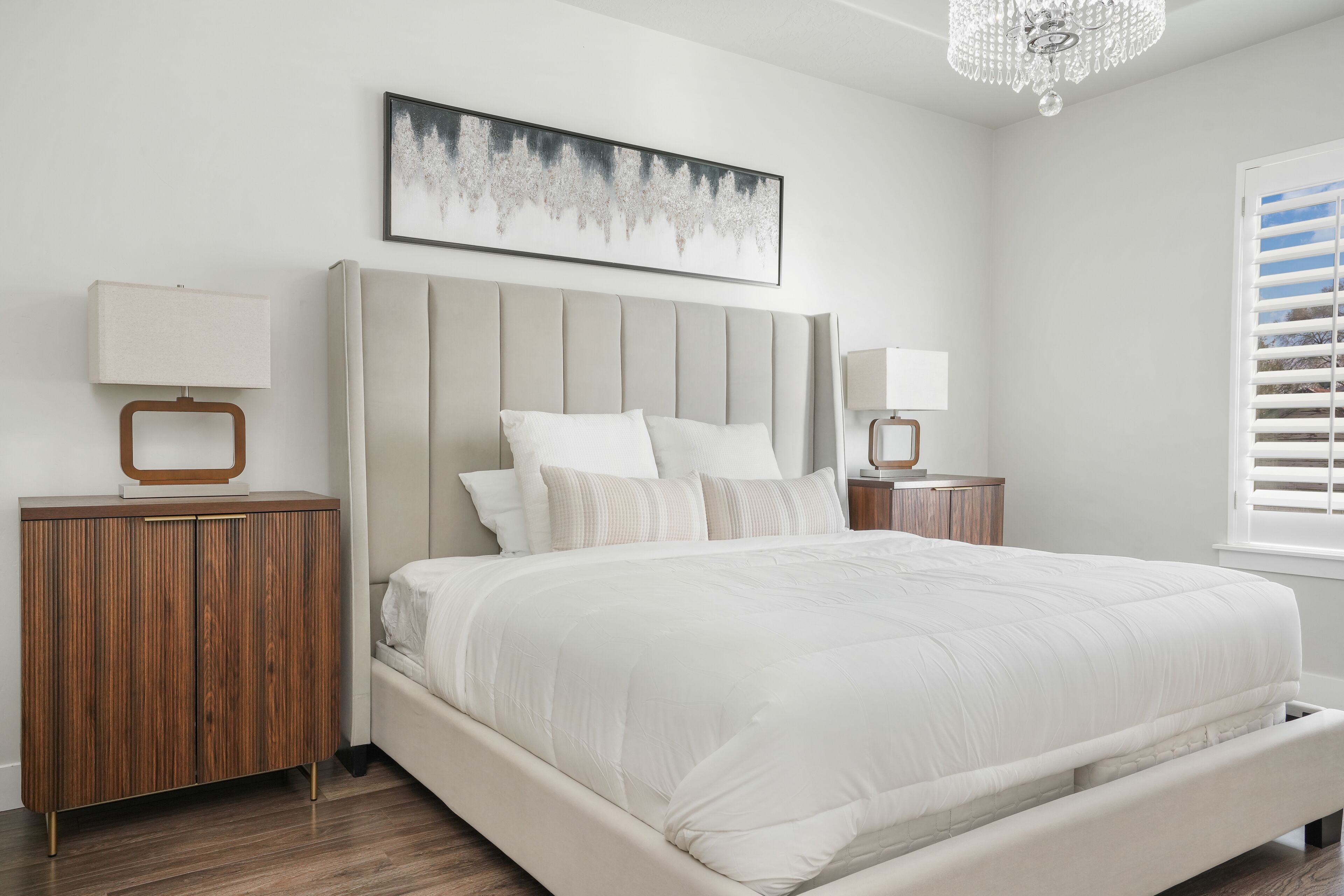 5 bedrooms, WiFi, bed sheets