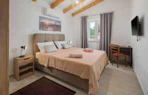 2 bedrooms, free WiFi, bed sheets