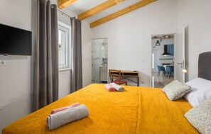 2 bedrooms, free WiFi, bed sheets