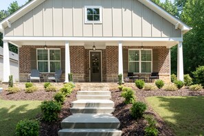 Exterior - The Athens Escape - Minutes from UGA! Go Dawgs! (Athens)