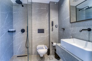 Shower, rainfall showerhead, hair dryer, towels - Island Sea Side Hotel - Adults Only (Rhodes)