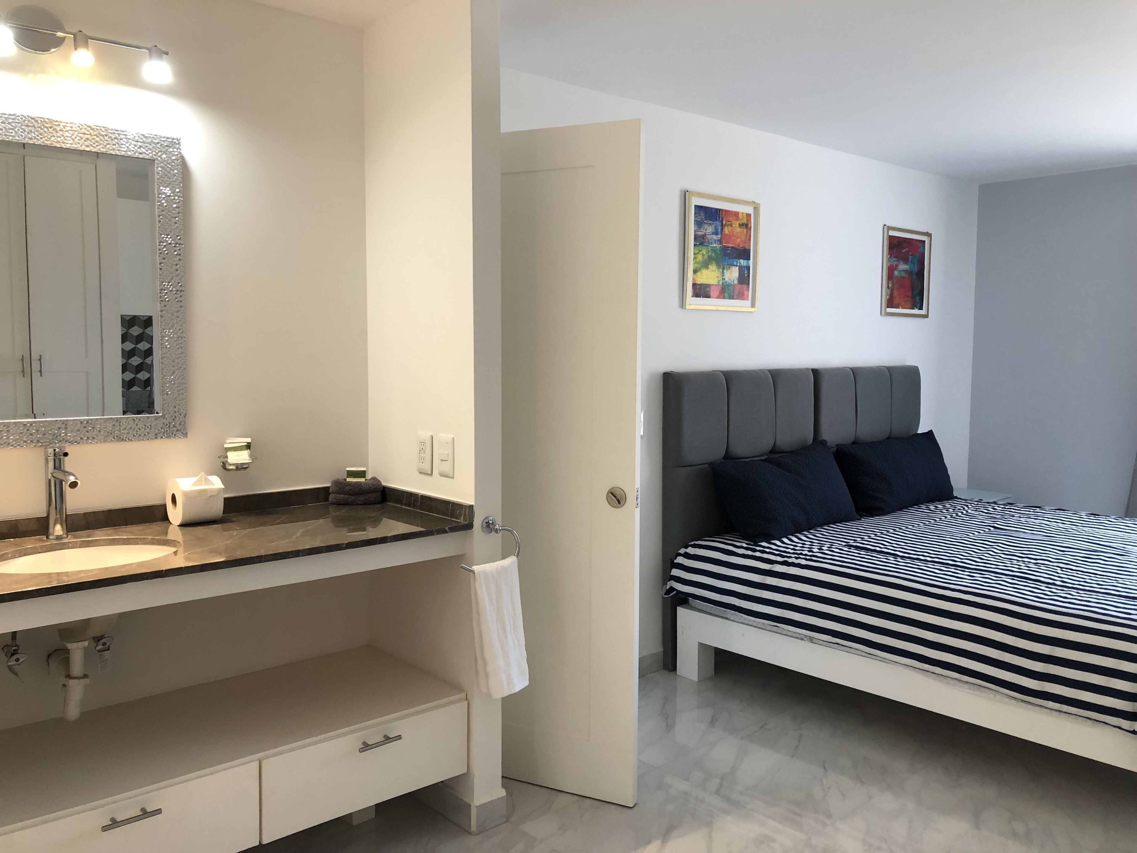 New modern Studio 5 min away from Downtown, entertainment, marina and beach