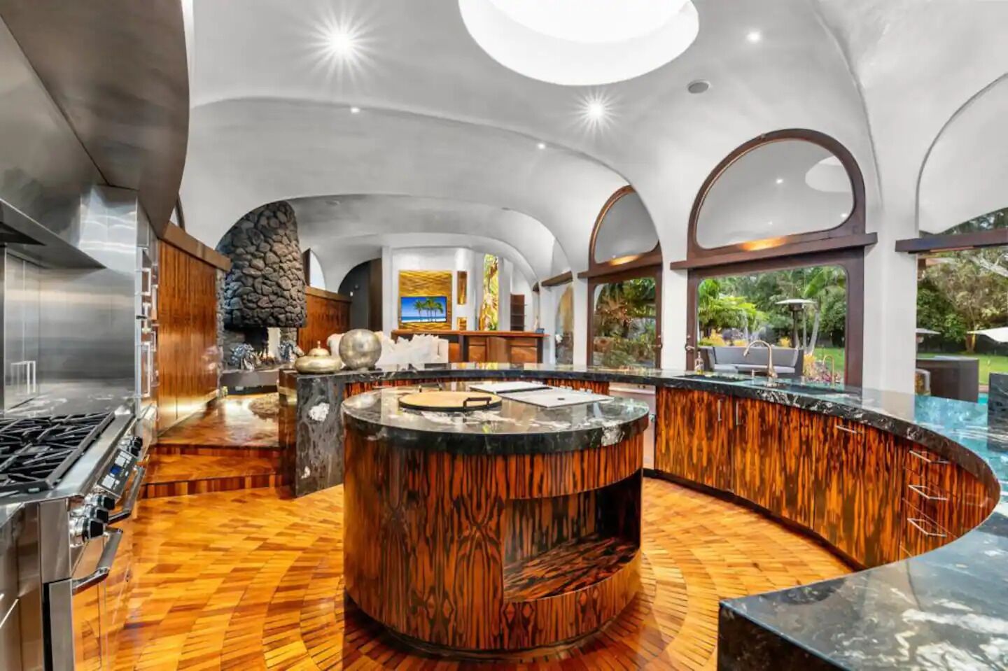 CELEBRITY LA JOLLA ESTATE:TENNIS COURT+HEATED POOL