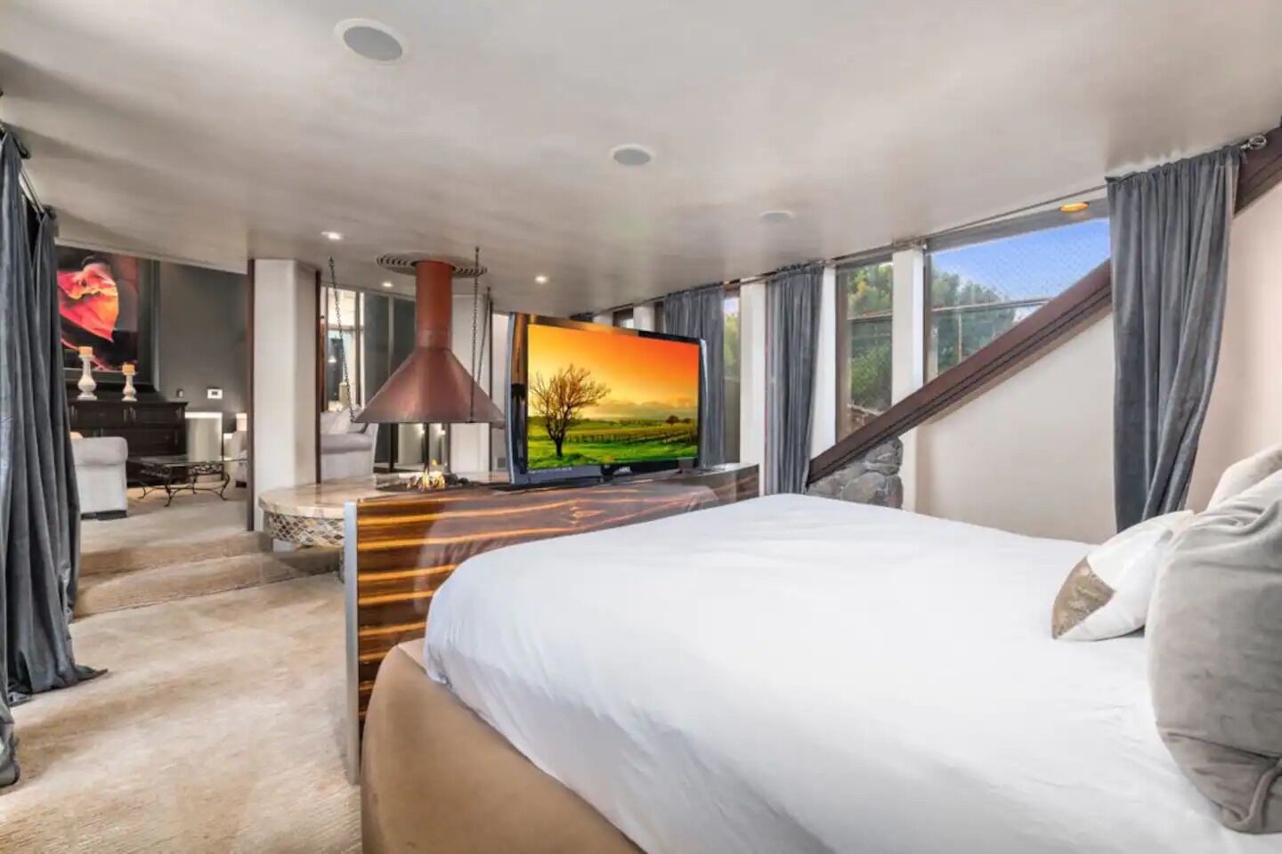 CELEBRITY LA JOLLA ESTATE:TENNIS COURT+HEATED POOL