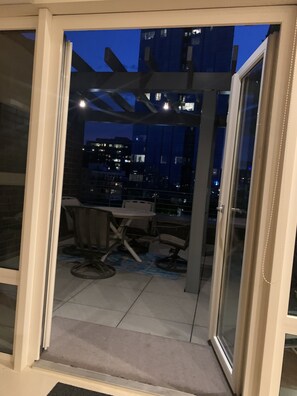 Interior - Pearl District, Penthouse Terrace Unit- 2 decks , 1 block from Fields park,  (Portland)