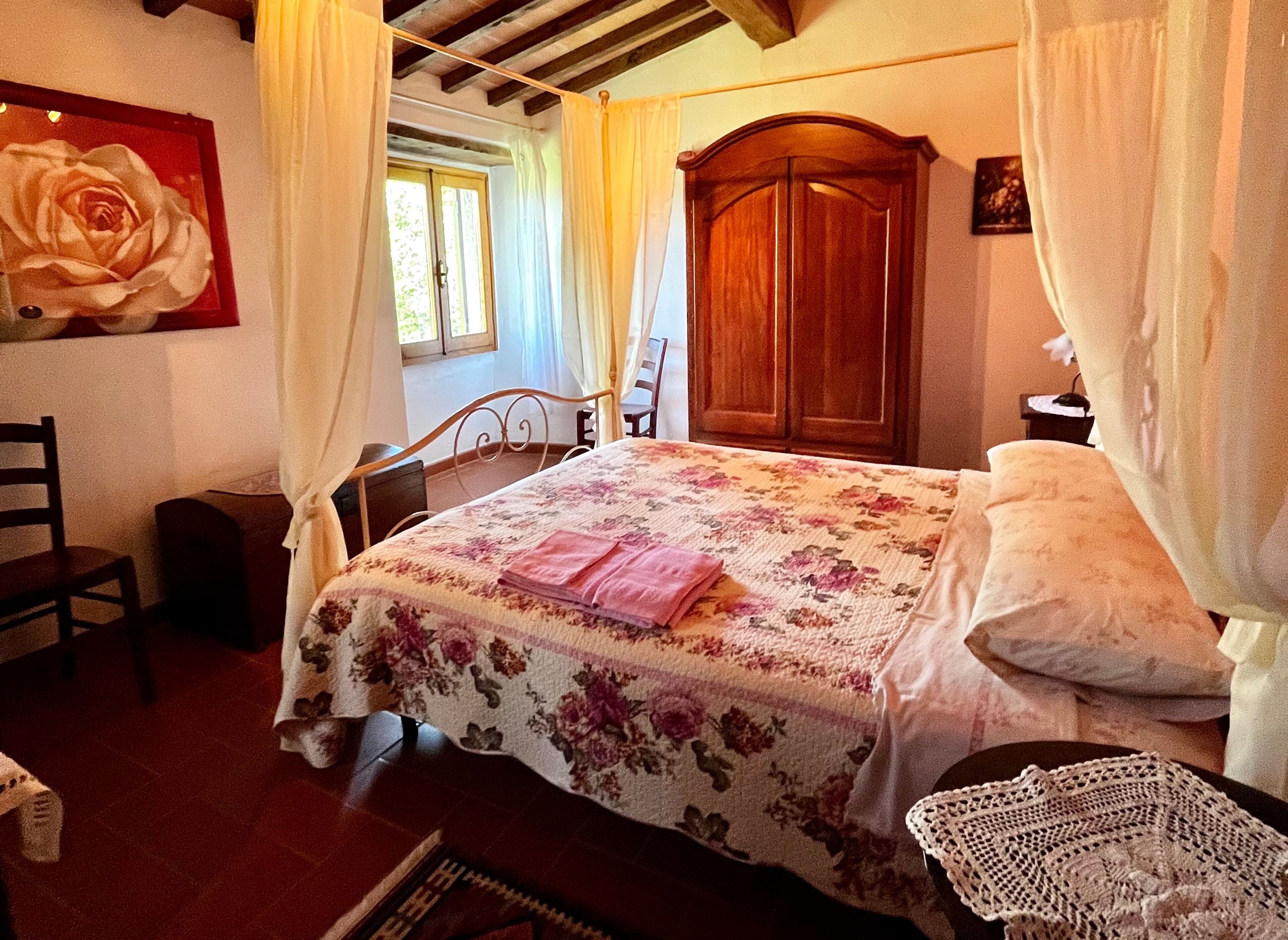 3 Schlafzimmer, Schreibtisch, Bettwäsche