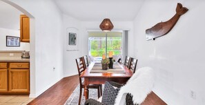 Dining - Port Charlotte Private Paradise (Port Charlotte)