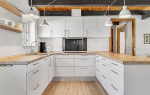 Fridge, dishwasher, coffee/tea maker - 3 bedroom cozy home in Bindslev (Bindslev)