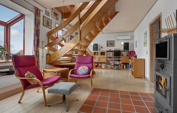 المنشأة من الداخل