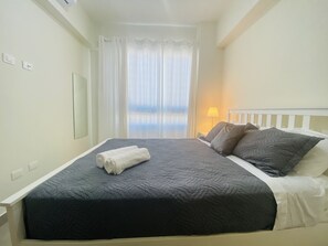 2 slaapkamers, een strijkplank/strijkijzer, gratis wifi, beddengoed