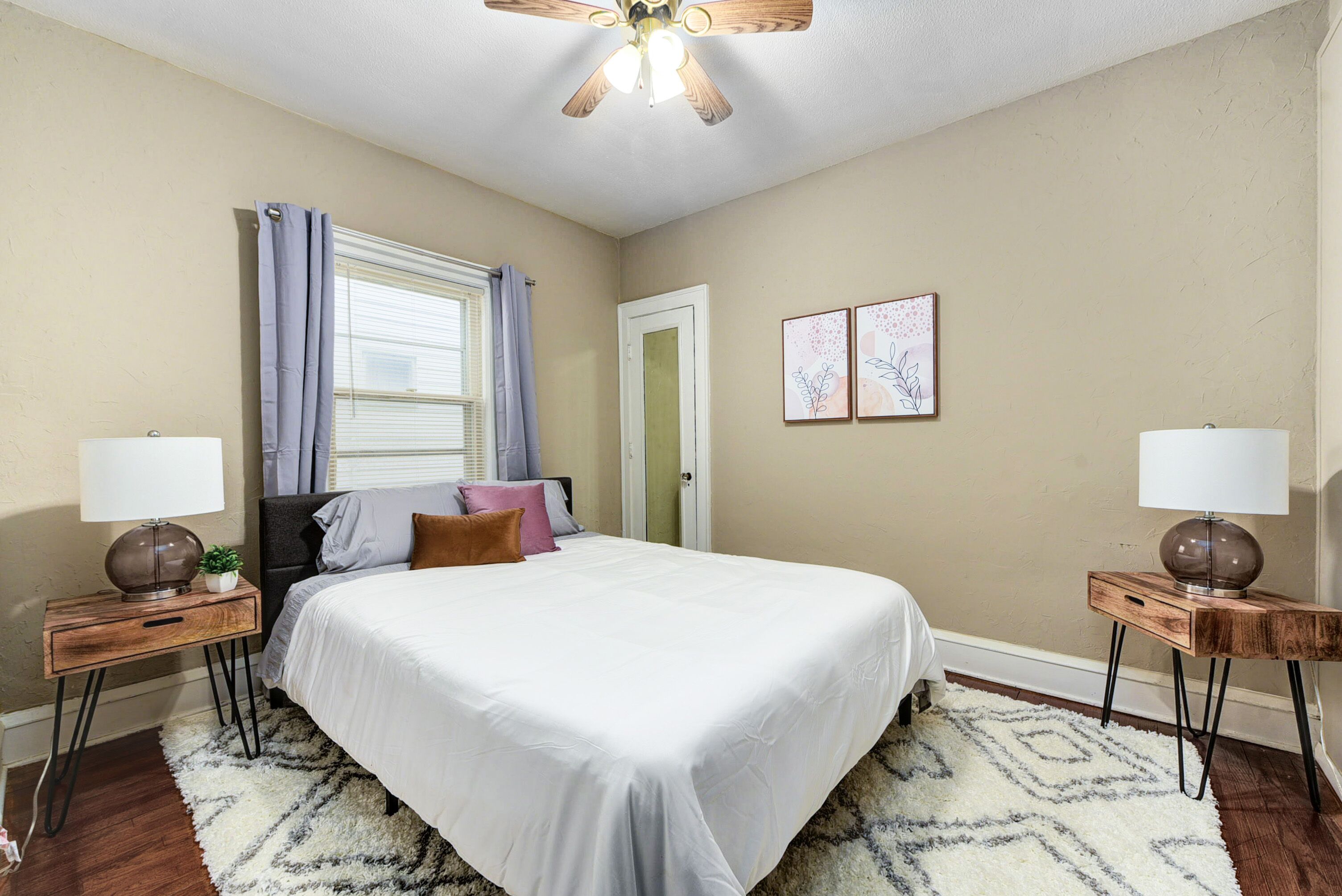 2 habitaciones, tabla de planchar con plancha y wifi gratis 