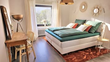 1 Schlafzimmer, Schreibtisch, Reisekinderbett, kostenloses WLAN
