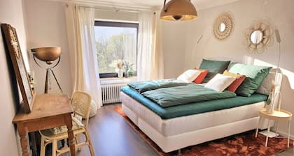 Modernes Wohnenauf dem Land
Ferienwohnung mit Terrasse, Blick auf Garten+Fluss