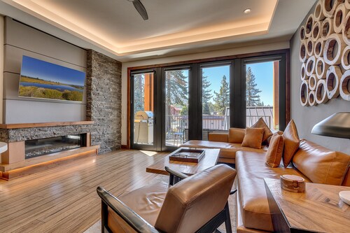 Resort! Walk to Skiing/ Casinos/ Beach, Pool & Spa, Gym, Grill: Zalanta Oasis