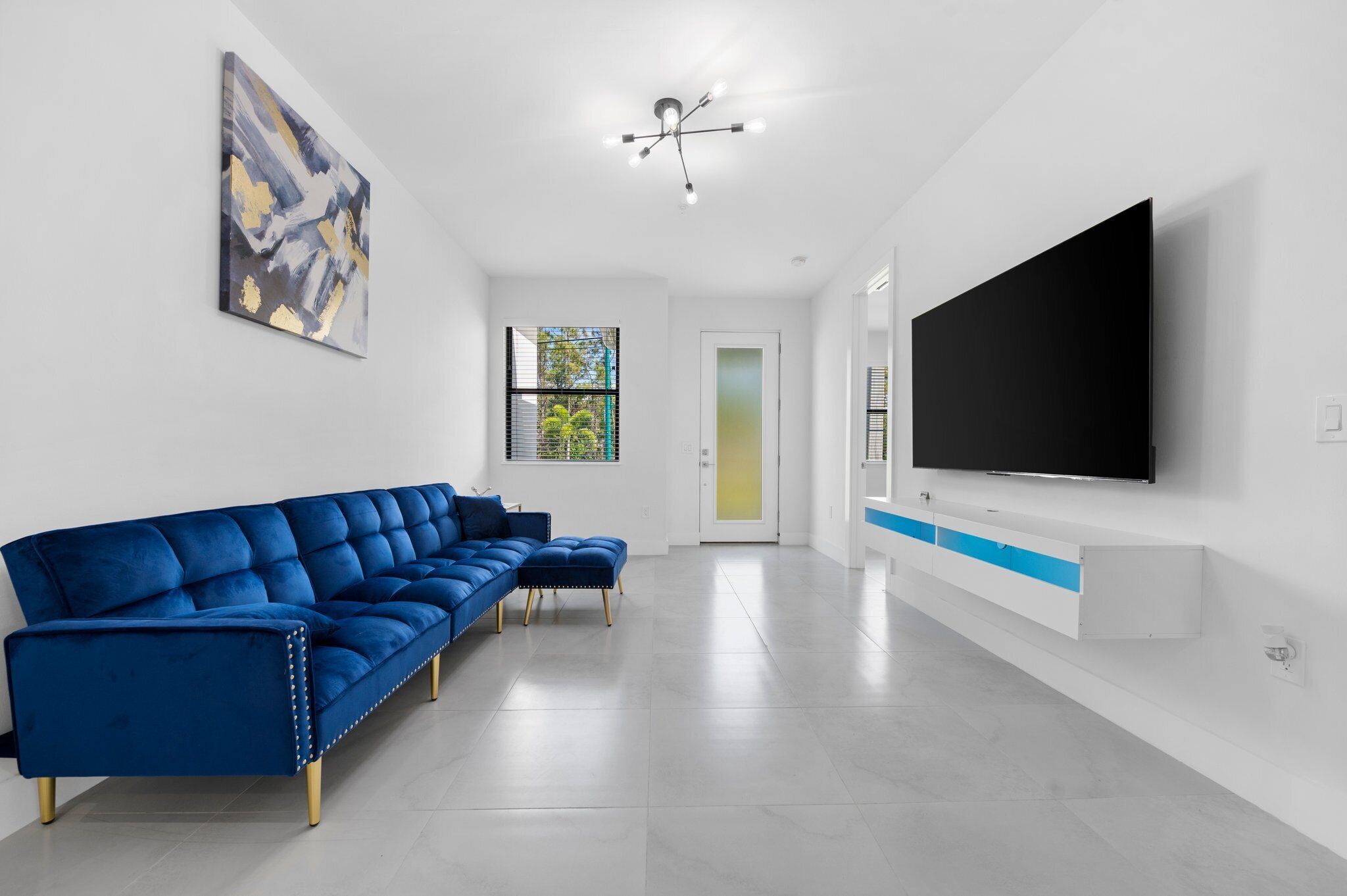 Brand New Luxury 3bd/2ba 10min Beach/ 7min Airport