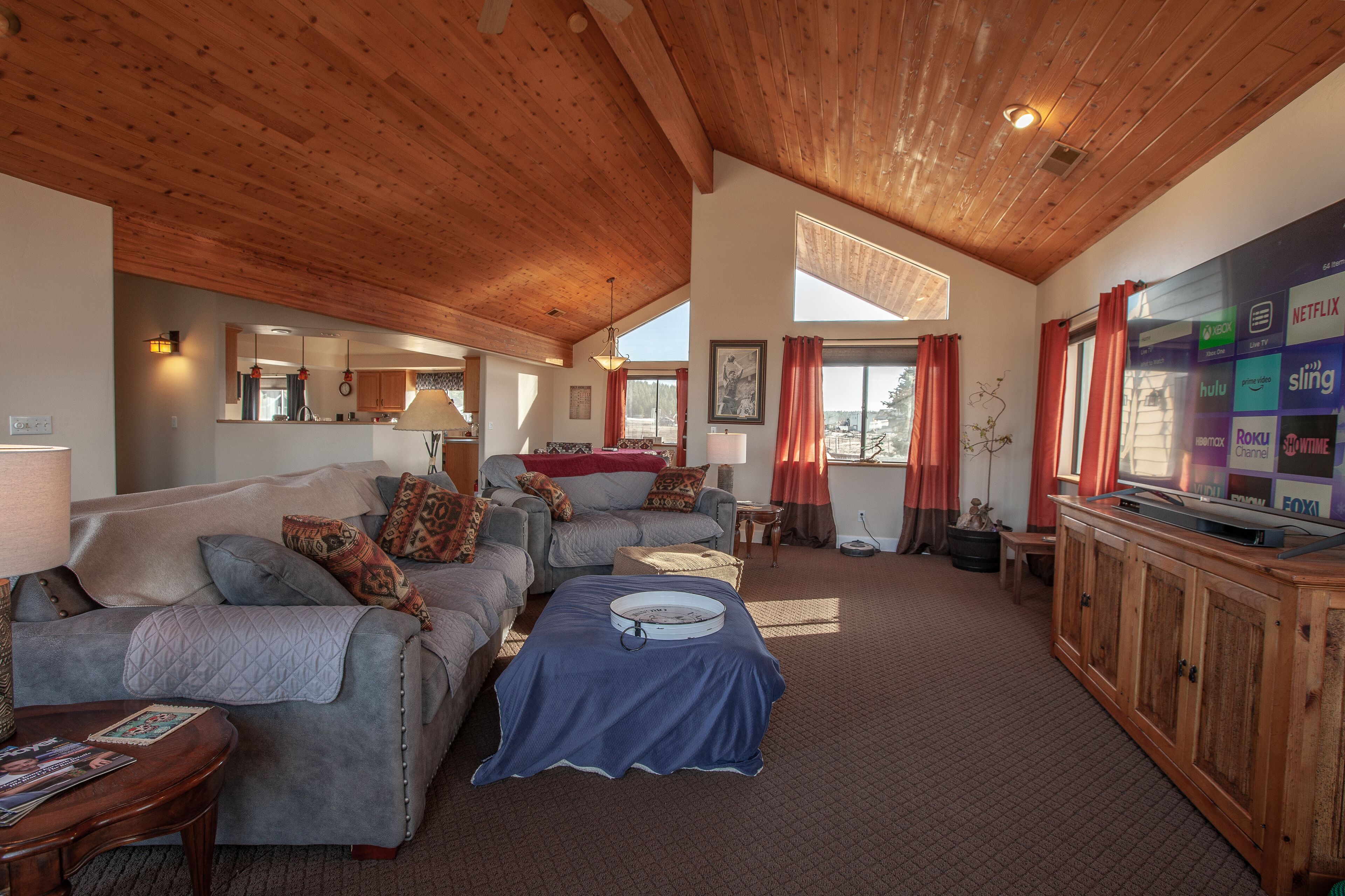 Mountain Shadows Single Story - 2 Acre Fenced Yard